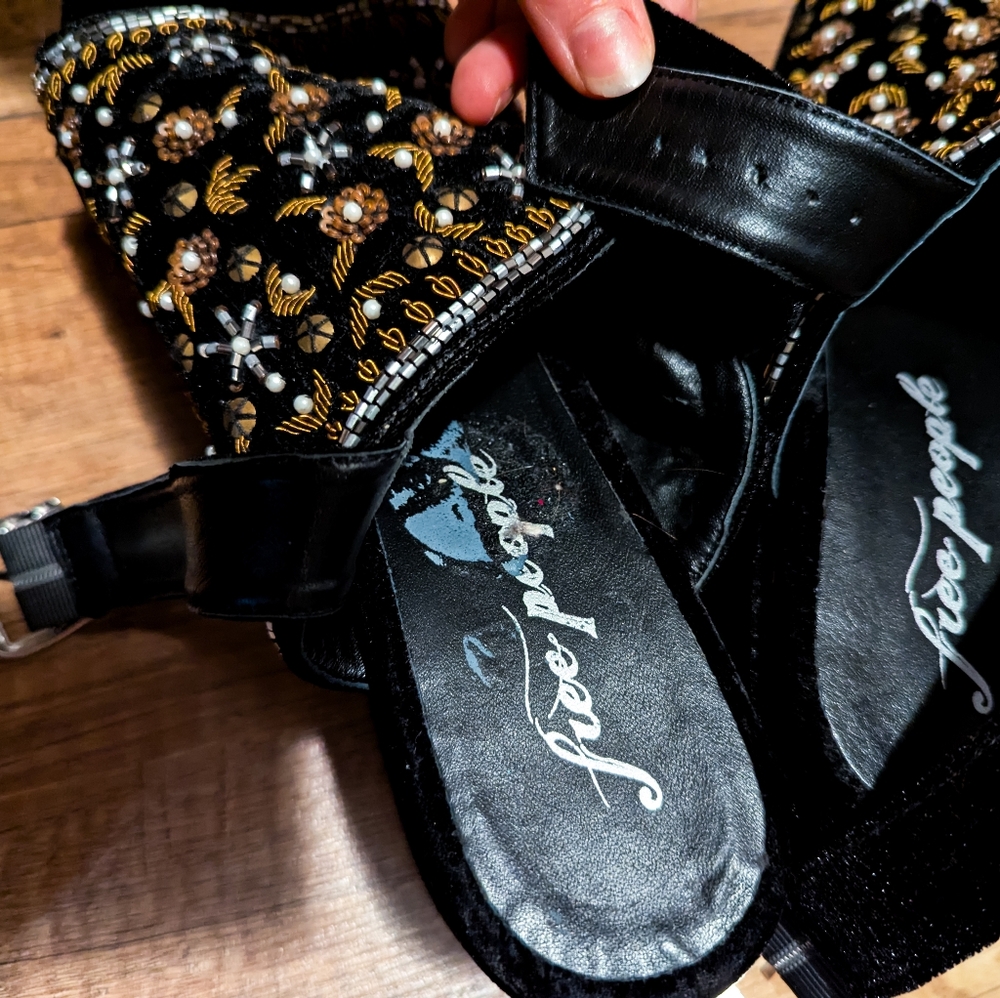 FREE PEOPLE Embellished Nicola Wedge Sandal Beaded Velvet Sandals Black 40 / 10 - Picture 9 of 11